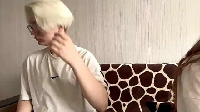 Snapshot of EhtelBiondi chatting on 03.29.26 EhtelBiondi online show from 03.29.26