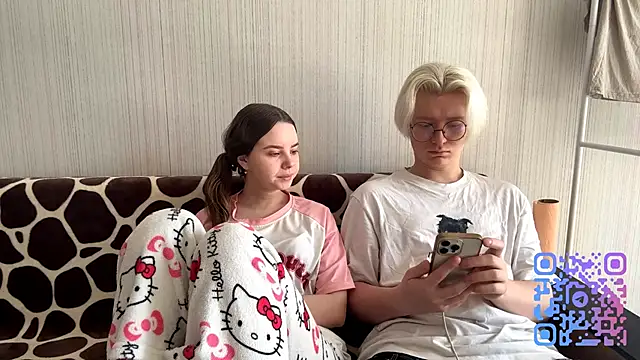 Snapshot of EhtelBiondi chatting on 03.31.26 EhtelBiondi online show from 03.31.26