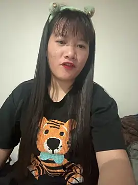 TrangNemo online show from 12.20.25