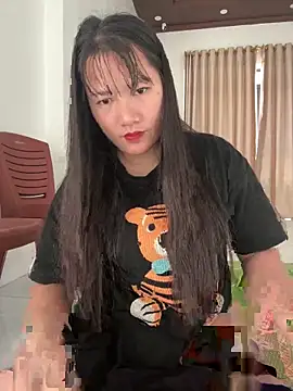 TrangNemo online show from 12.21.25