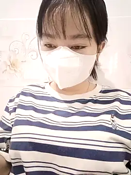 Snapshot of Xuka203 chatting on 10.11.25 Xuka203 online show from 10.11.25