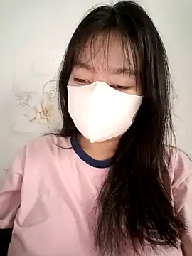 Snapshot of Xuka203 chatting on 10.13.25 Xuka203 online show from 10.13.25