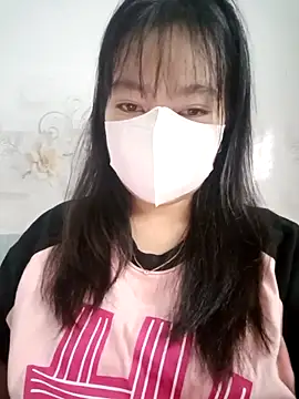 Snapshot of Xuka203 chatting on 10.16.25 Xuka203 online show from 10.16.25