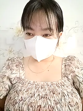 Snapshot of Xuka203 chatting on 10.18.25 Xuka203 online show from 10.18.25