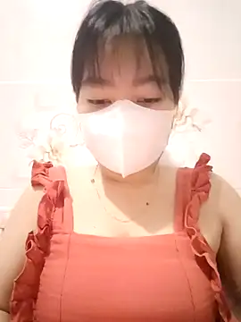 Snapshot of Xuka203 chatting on 10.21.25 Xuka203 online show from 10.21.25