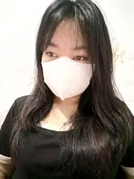 Snapshot of Xuka203 chatting on 10.29.25 Xuka203 online show from 10.29.25