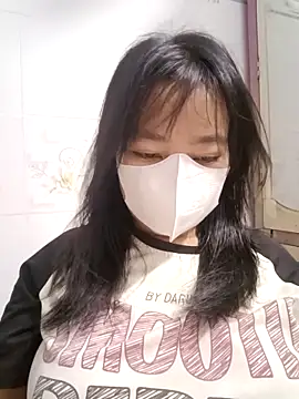 Snapshot of Xuka203 chatting on 11.15.25 Xuka203 online show from 11.15.25