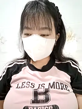 Snapshot of Xuka203 chatting on 11.20.25 Xuka203 online show from 11.20.25