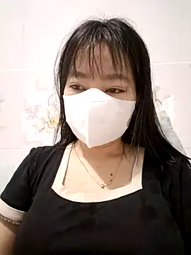 Snapshot of Xuka203 chatting on 11.21.25 Xuka203 online show from 11.21.25