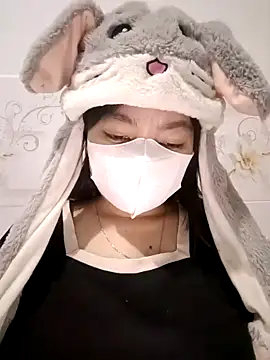 Snapshot of Xuka203 chatting on 11.29.25 Xuka203 online show from 11.29.25