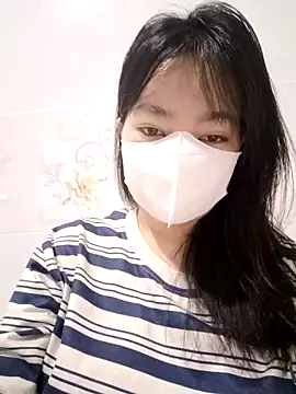 Snapshot of Xuka203 chatting on 12.04.25 Xuka203 online show from 12.04.25