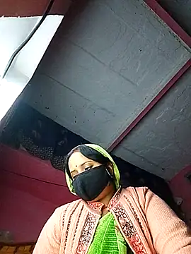 Snapshot of Cr_sonam chatting on 12.20.25 Cr sonam online show from 12.20.25