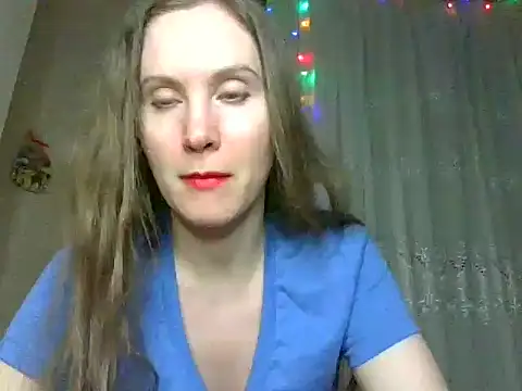 Snapshot of Lynirina chatting on 06.19.26 Lynirina online show from 06.19.26