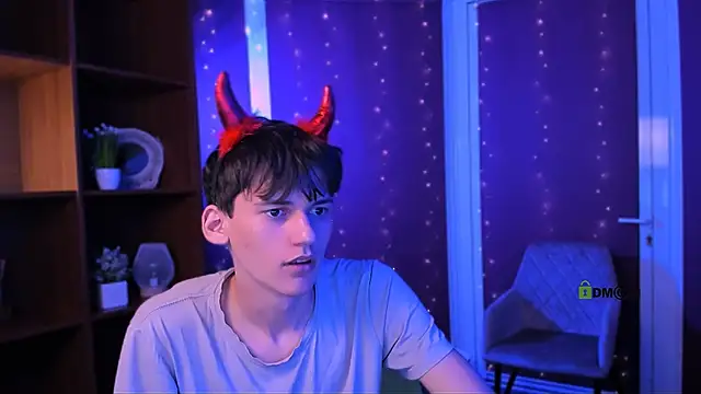 Snapshot of rico_steel chatting on 11.10.25 rico steel online show from 11.10.25