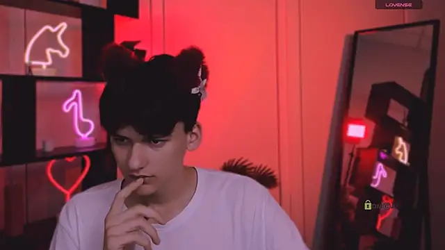 Snapshot of rico_steel chatting on 11.21.25 rico steel online show from 11.21.25