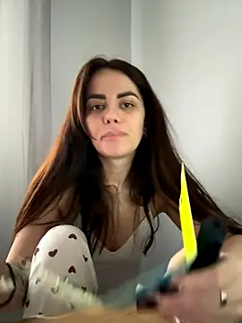 Snapshot of Bella-Flower chatting on 10.30.25 Bella-Flower online show from 10.30.25