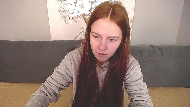 Snapshot of Evarey_ chatting on 10.13.25 Evarey online show from 10.13.25