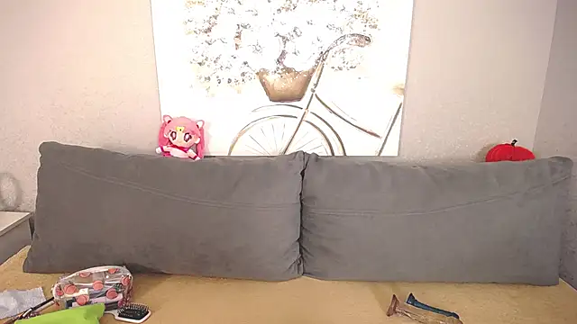 Snapshot of Evarey_ chatting on 10.22.25 Evarey online show from 10.22.25