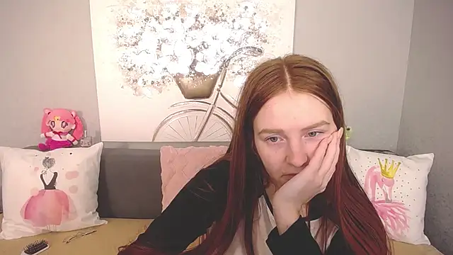 Snapshot of Evarey_ chatting on 11.08.25 Evarey online show from 11.08.25