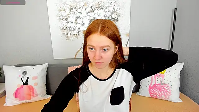 Snapshot of Evarey_ chatting on 11.11.25 Evarey online show from 11.11.25