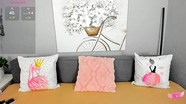 Snapshot of Evarey_ chatting on 11.19.25 Evarey online show from 11.19.25