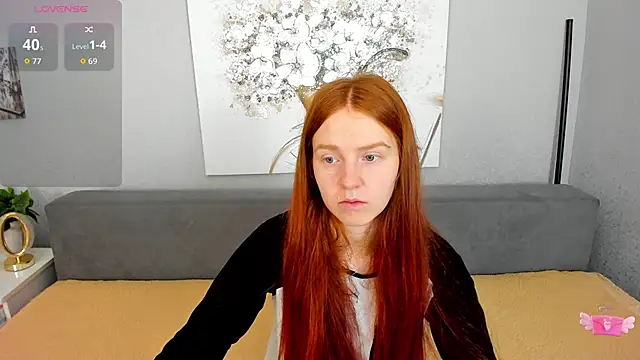 Snapshot of Evarey_ chatting on 11.22.25 Evarey online show from 11.22.25