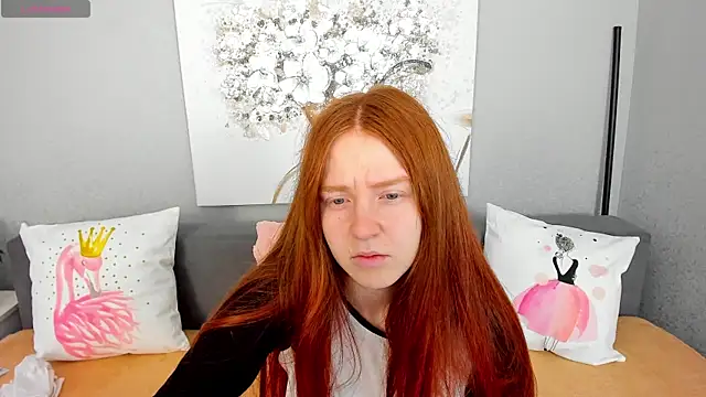 Snapshot of Evarey_ chatting on 11.23.25 Evarey online show from 11.23.25