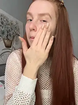 Snapshot of Evarey_ chatting on 11.24.25 Evarey online show from 11.24.25