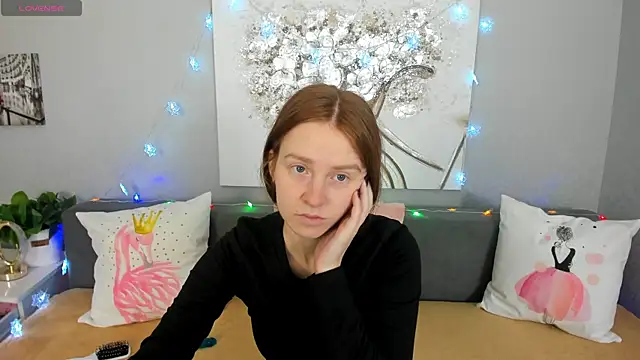 Snapshot of Evarey_ chatting on 12.15.25 Evarey online show from 12.15.25