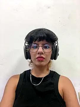 Snapshot of eva_caos chatting on 11.14.25 eva caos online show from 11.14.25