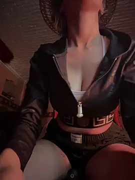 Queentaraf999 online show from 10.20.25