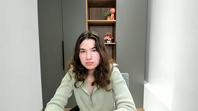 Snapshot of AmmieGerber chatting on 10.07.25 AmmieGerber online show from 10.07.25