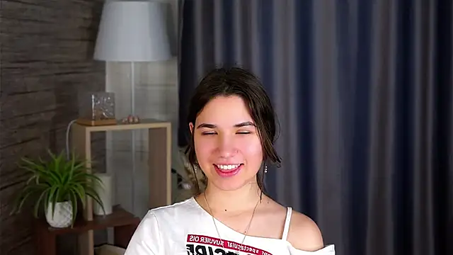 Snapshot of AmmieGerber chatting on 10.15.25 AmmieGerber online show from 10.15.25