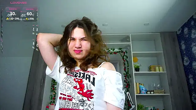 Snapshot of AmmieGerber chatting on 11.19.25 AmmieGerber online show from 11.19.25