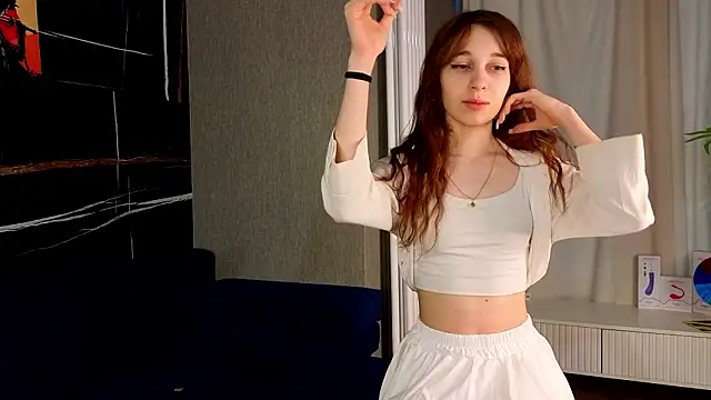 Snapshot of kitsun_ne chatting on 02.13.26 kitsun ne online show from 02.13.26