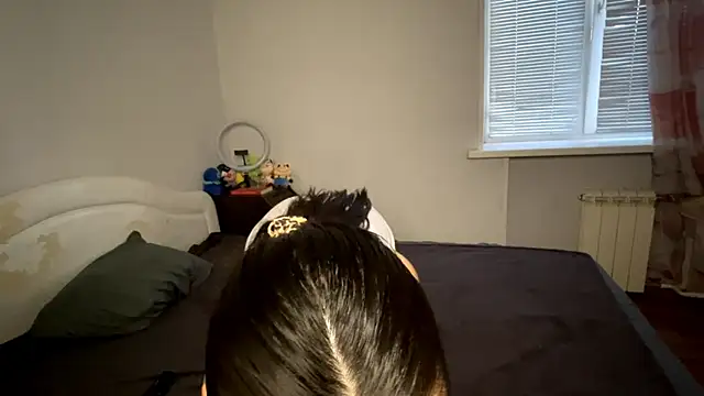 Snapshot of KamilahArcilla chatting on 10.20.25 KamilahArcilla online show from 10.20.25