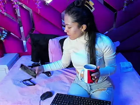 Gisell Squirt  online show from 11.13.25