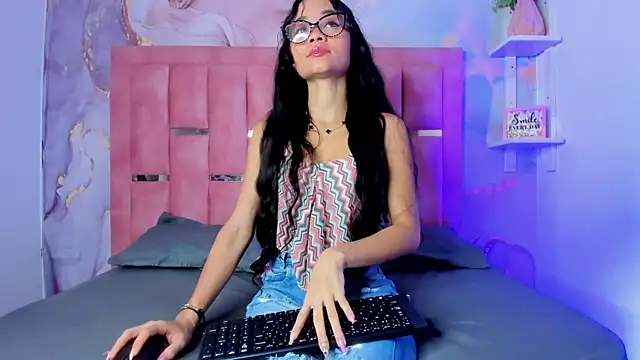 Isis Blaze online show from 04.24.26