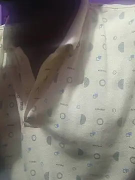 Snapshot of Y0ur_Slave chatting on 11.29.25 Y0ur Slave online show from 11.29.25