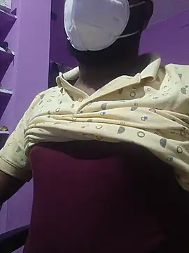 Snapshot of Y0ur_Slave chatting on 01.13.26 Y0ur Slave online show from 01.13.26