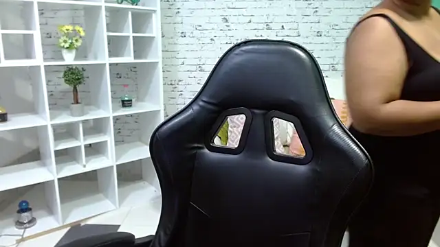 hannahjackson  online show from 10.14.25