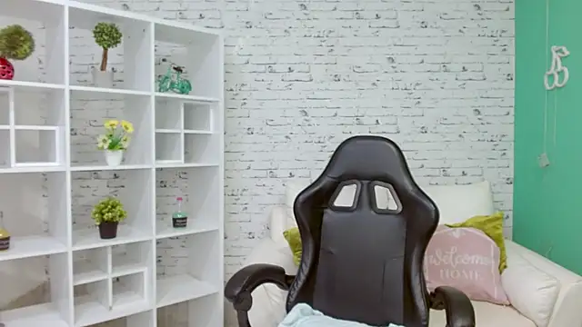 hannahjackson  online show from 11.26.25