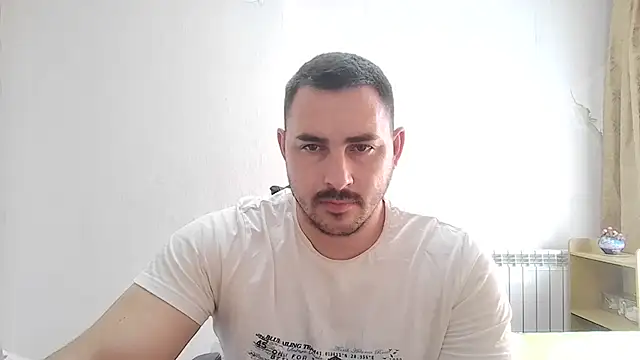 Snapshot of mastermute chatting on 06.18.26 mastermute online show from 06.18.26