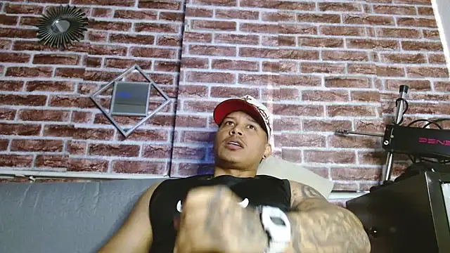 Snapshot of jordan_bigcock_ chatting on 05.12.26 jordan bigcock online show from 05.12.26