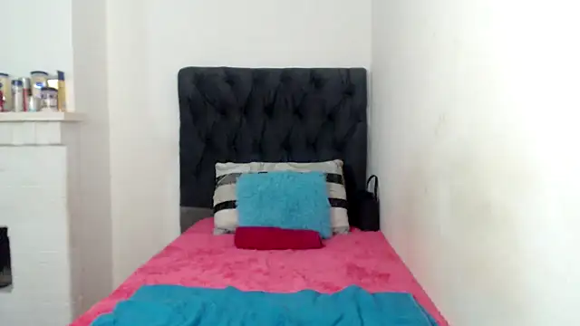 MissLola026 online show from 01.12.26