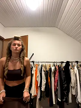 goddesemiiyy online show from 10.14.25