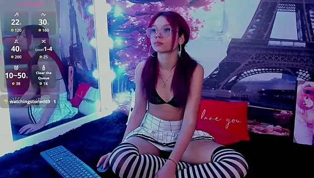 Snapshot of little_ellie_1 chatting on 11.08.25 little ellie 1 online show from 11.08.25