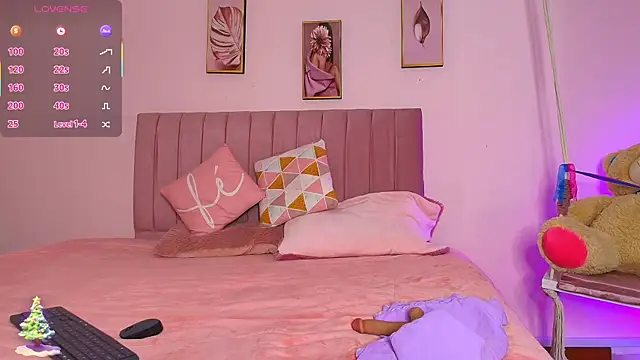 Snapshot of little_ellie_1 chatting on 12.02.25 little ellie 1 online show from 12.02.25