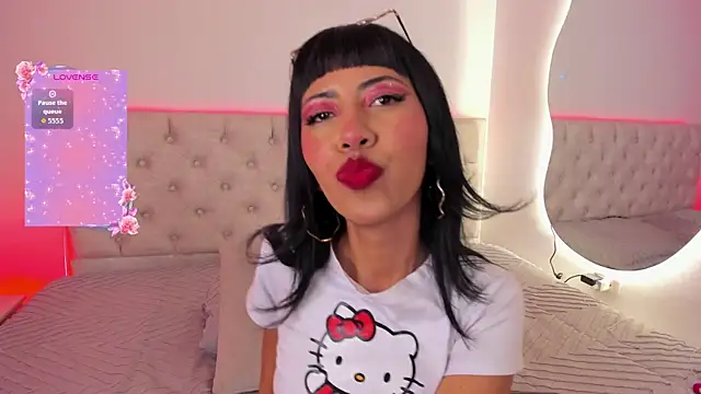 Snapshot of Nina_fox_0691 chatting on 11.15.25 Nina fox 0691 online show from 11.15.25