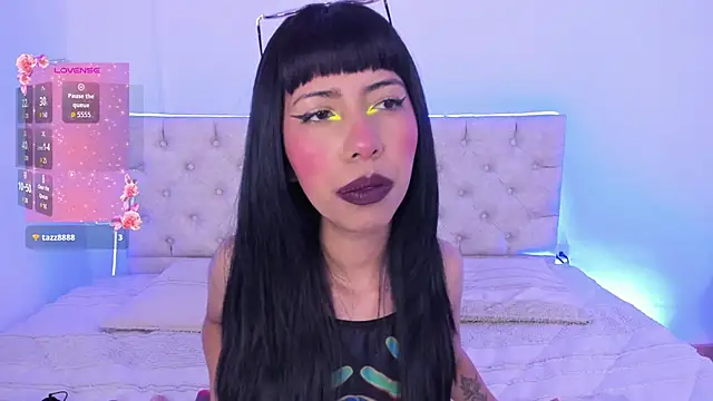 Snapshot of Nina_fox_0691 chatting on 11.29.25 Nina fox 0691 online show from 11.29.25